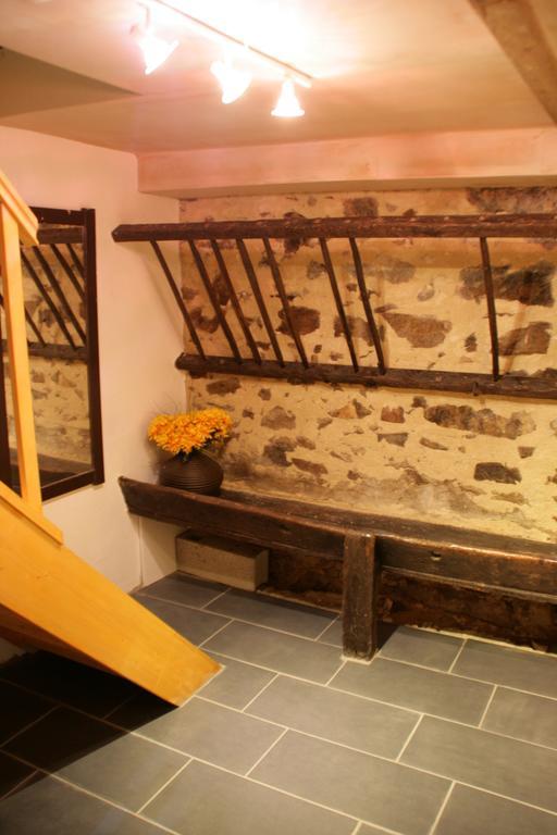 Bed and Breakfast Le Petit Mas D'Ile Saint-Germain-de-Confolens Zimmer foto