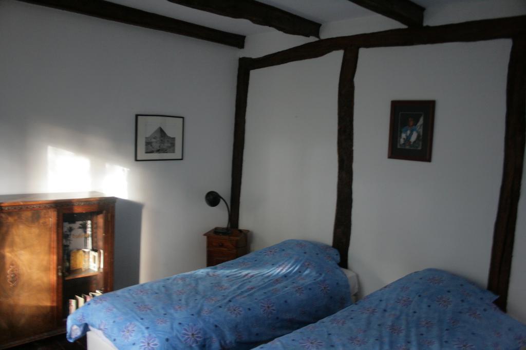 Bed and Breakfast Le Petit Mas D'Ile Saint-Germain-de-Confolens Zimmer foto